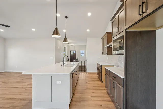 $609,900 | 465 Sandstone Street, Slinger, WI 53086