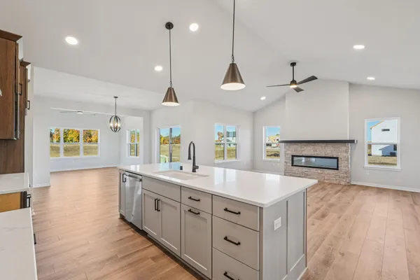 $599,900 | 465 Sandstone Street, Slinger, WI 53086