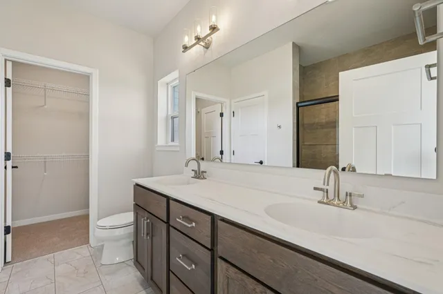 $609,900 | 465 Sandstone Street, Slinger, WI 53086