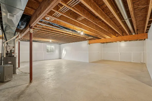 $599,900 | 465 Sandstone Street, Slinger, WI 53086