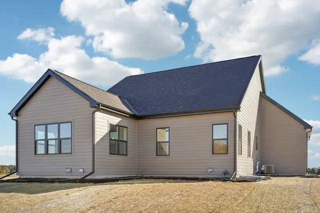 $609,900 | 465 Sandstone Street, Slinger, WI 53086