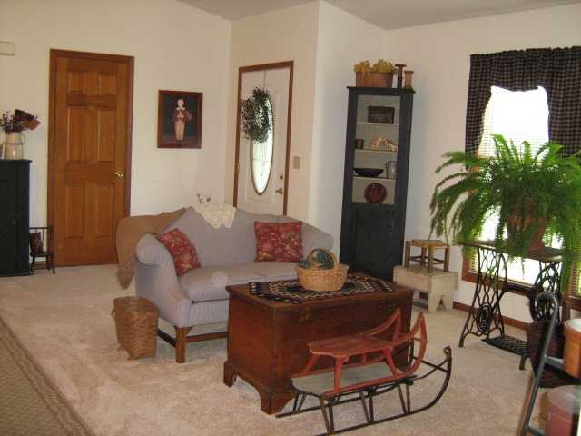 10453 Hazel Dell Road Northeast Newark, OH 43055 - Photo 3 of 7