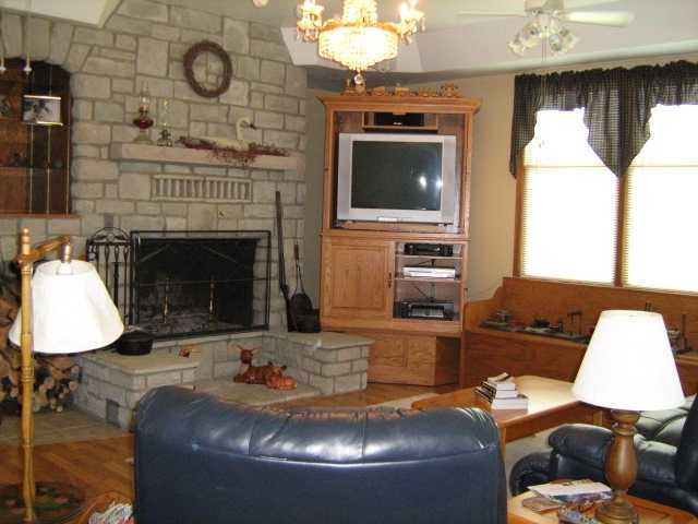 10453 Hazel Dell Road Northeast Newark, OH 43055 - Photo 4 of 7