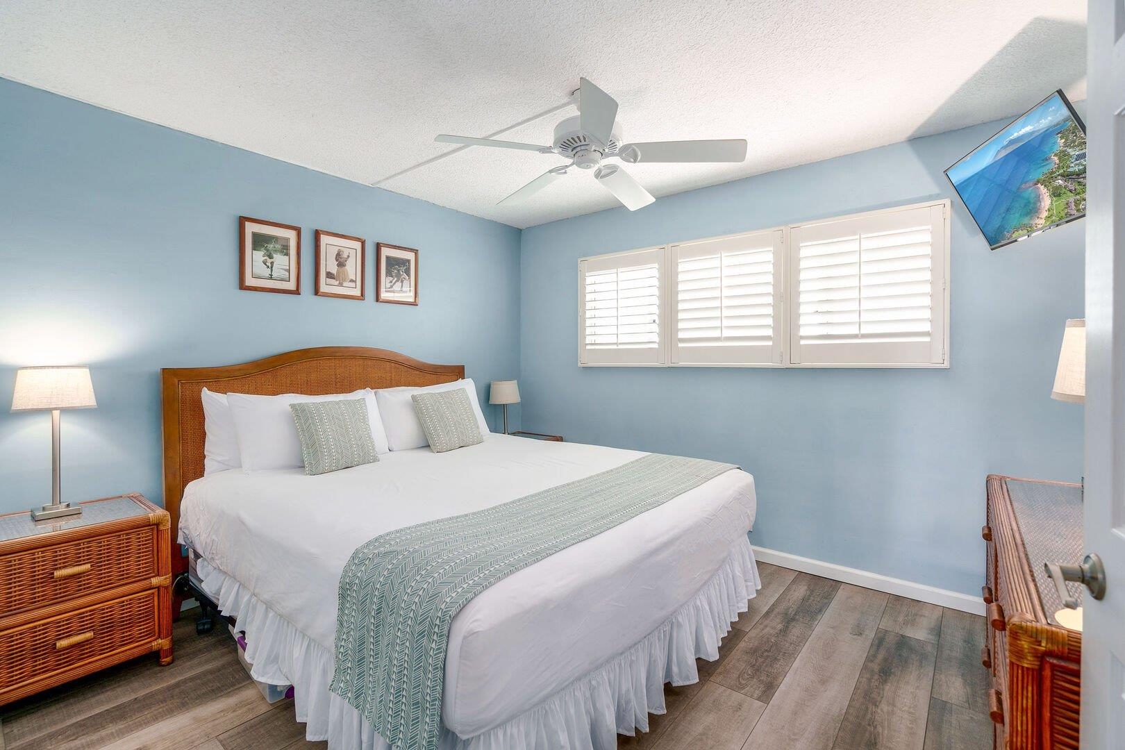 2385 South Kihei Road, Unit 409 Kihei, HI 96753 - Photo 15 of 34 a bedroom with bed and window
