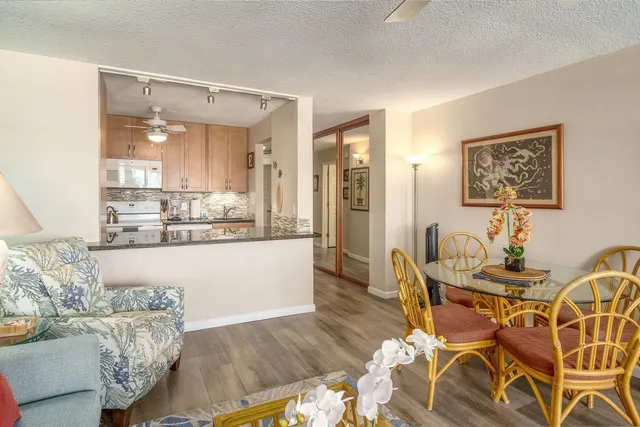 $895,000 | 2385 South Kihei Road, Unit 409, Kihei, HI 96753
