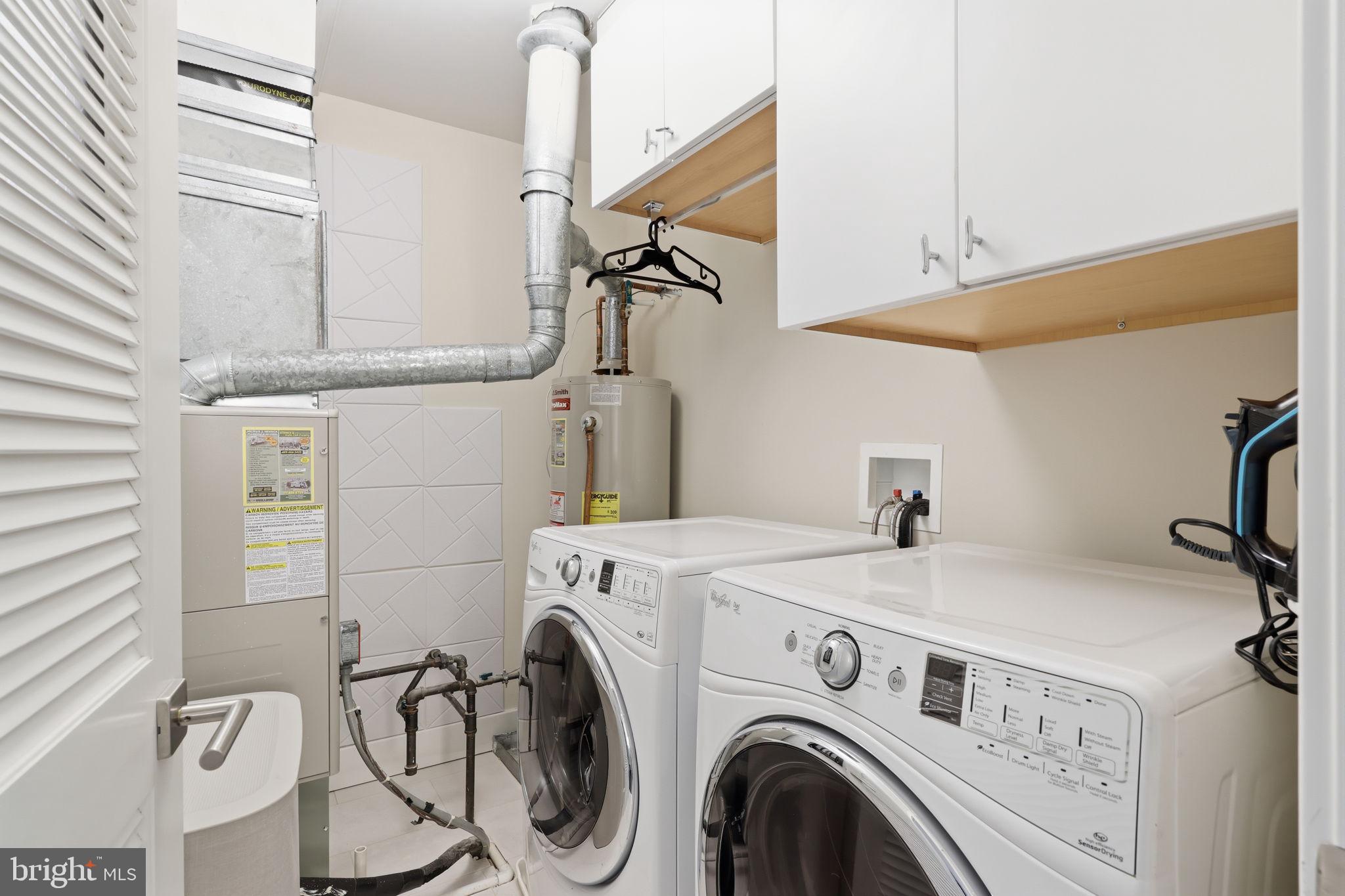426 Fairview Way New Hope, PA 18938 - Photo 26 of 40 a utility room with dryer and washer