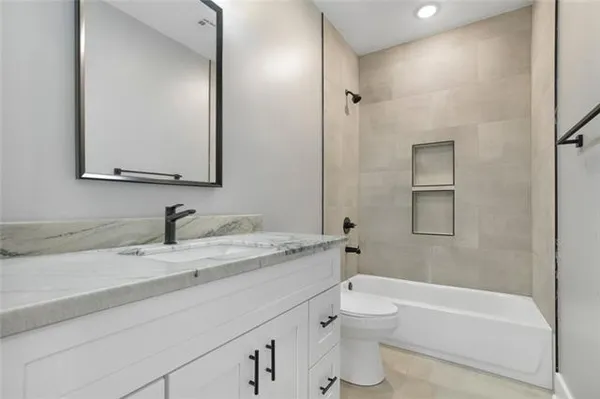$2,890 | 1327 Fats Domino Avenue, Unit B, New Orleans, LA 70117