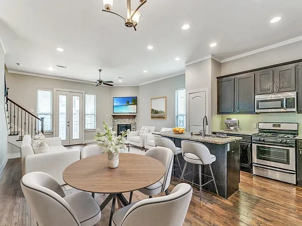 $3,248 | 4323 Dickason Avenue, Unit 30, Dallas, TX 75219