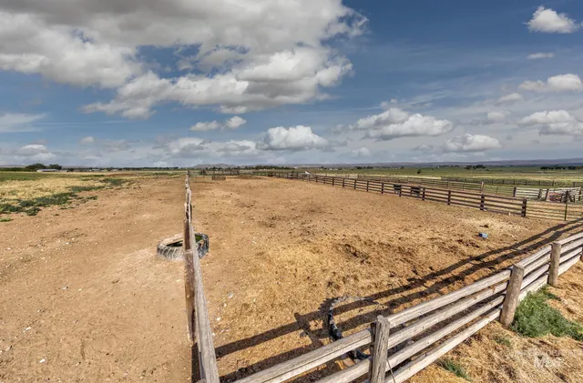 $1,300,000 | 2175 Graham Boulevard, Vale, OR 97918