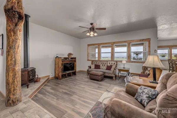 $1,300,000 | 2175 Graham Boulevard, Vale, OR 97918