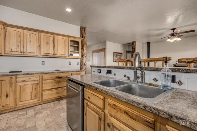 $1,300,000 | 2175 Graham Boulevard, Vale, OR 97918