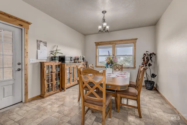 $1,300,000 | 2175 Graham Boulevard, Vale, OR 97918