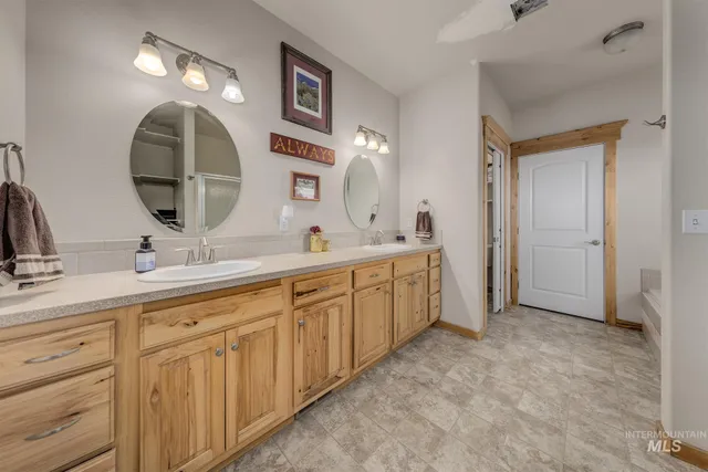 $1,300,000 | 2175 Graham Boulevard, Vale, OR 97918