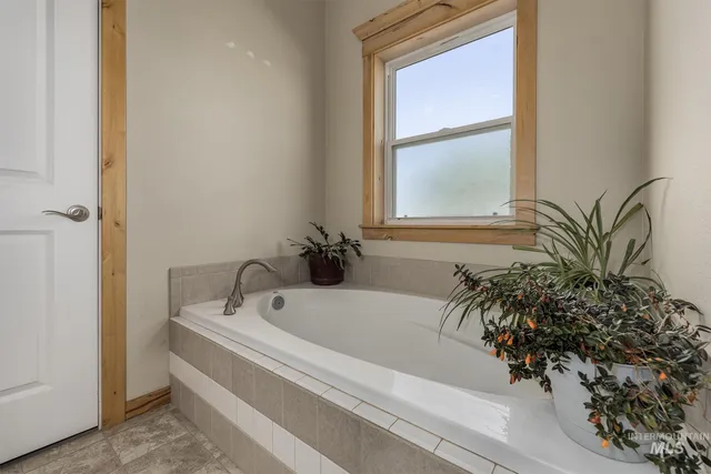 $1,300,000 | 2175 Graham Boulevard, Vale, OR 97918