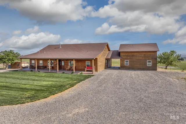 $1,300,000 | 2175 Graham Boulevard, Vale, OR 97918