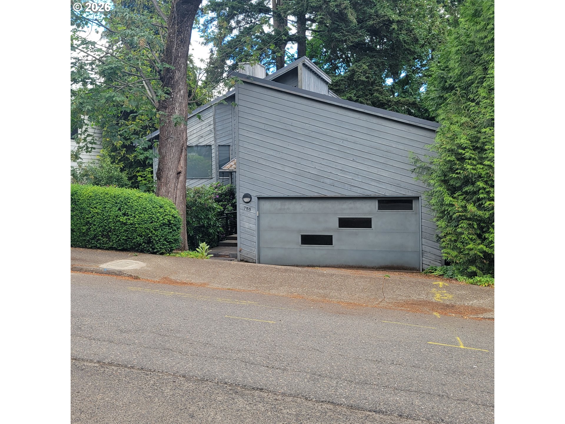 755 Southwest Chestnut Street Portland, OR 97219 - Photo 2 of 39