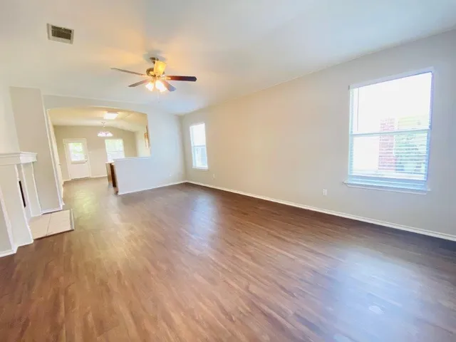 $1,650 | 124 Easy Street, Hutto, TX 78634