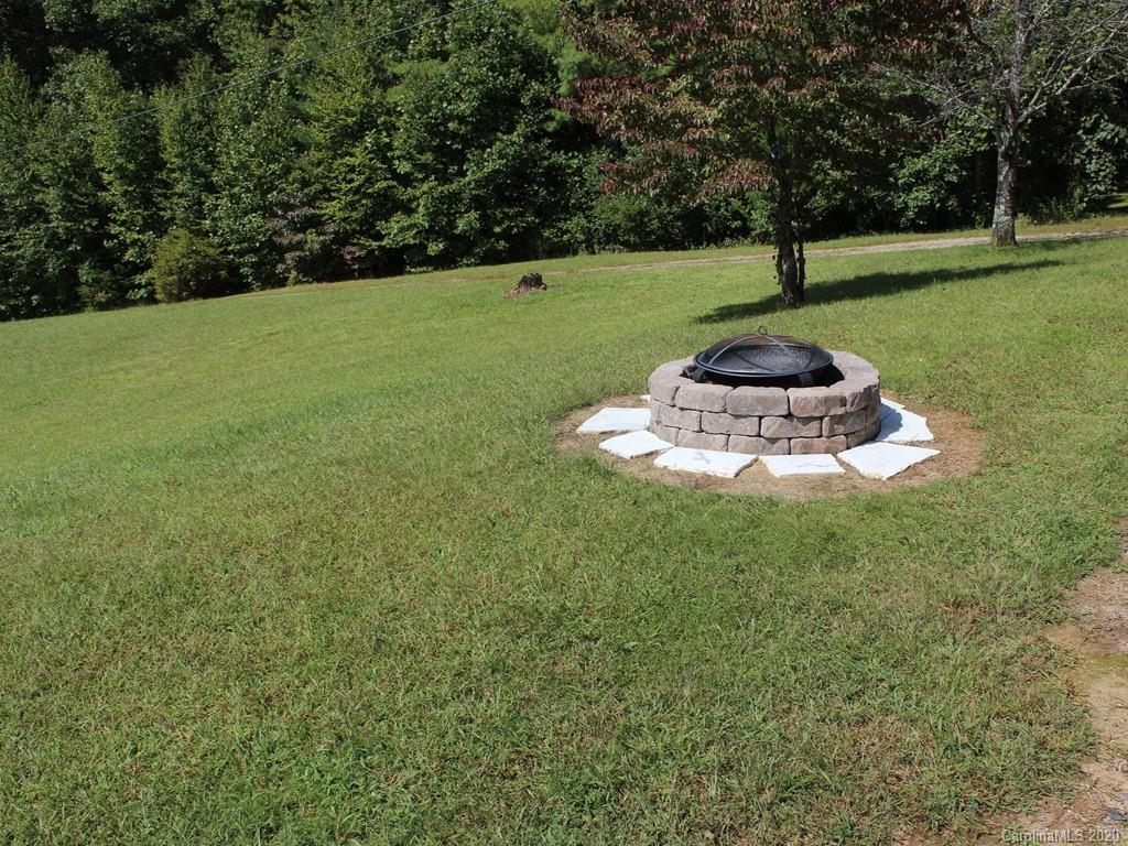 471 Murphy Branch Road Burnsville, NC 28714 - Photo 8 of 23 Gallery Image 8