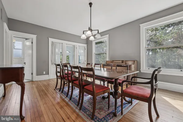 $4,750 | 101 Woodlawn Road, Baltimore, MD 21210