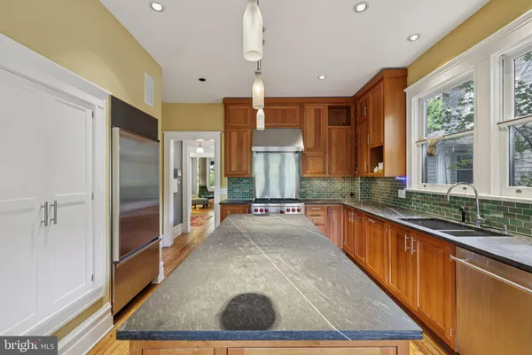 $4,750 | 101 Woodlawn Road, Baltimore, MD 21210