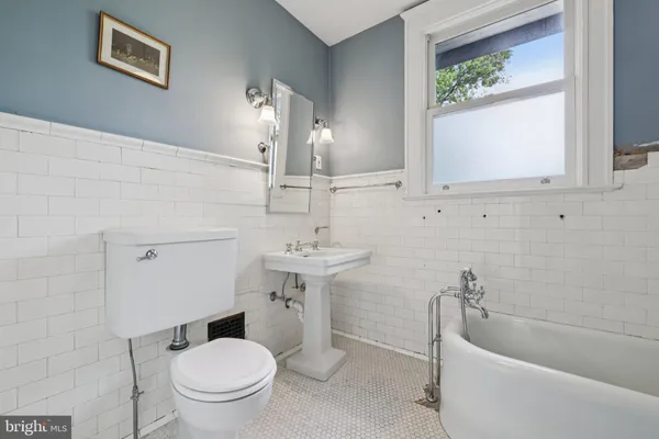 $4,750 | 101 Woodlawn Road, Baltimore, MD 21210