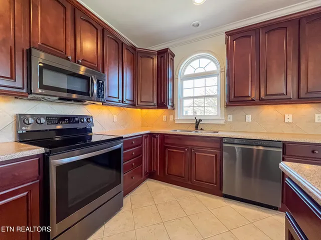 $735,000 | 1636 Stone Harbor Boulevard, Lenoir City, TN 37772