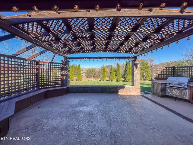 $735,000 | 1636 Stone Harbor Boulevard, Lenoir City, TN 37772