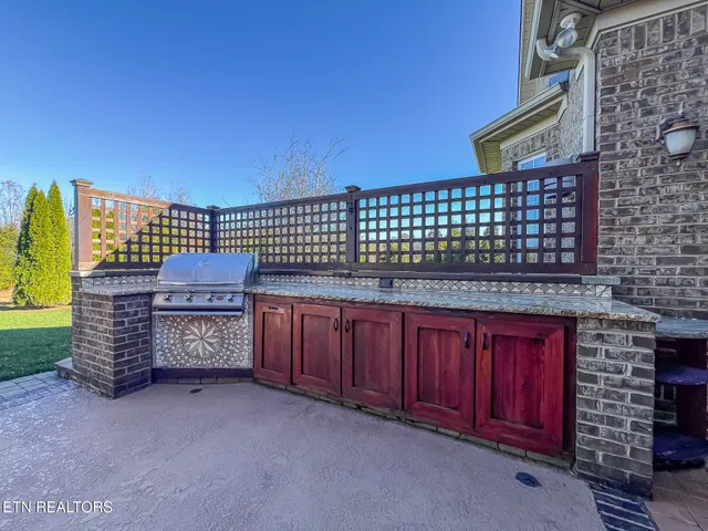 $735,000 | 1636 Stone Harbor Boulevard, Lenoir City, TN 37772