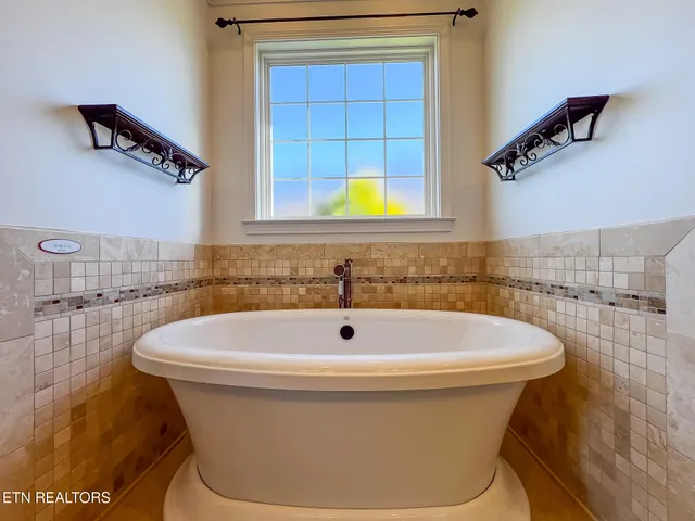 $735,000 | 1636 Stone Harbor Boulevard, Lenoir City, TN 37772