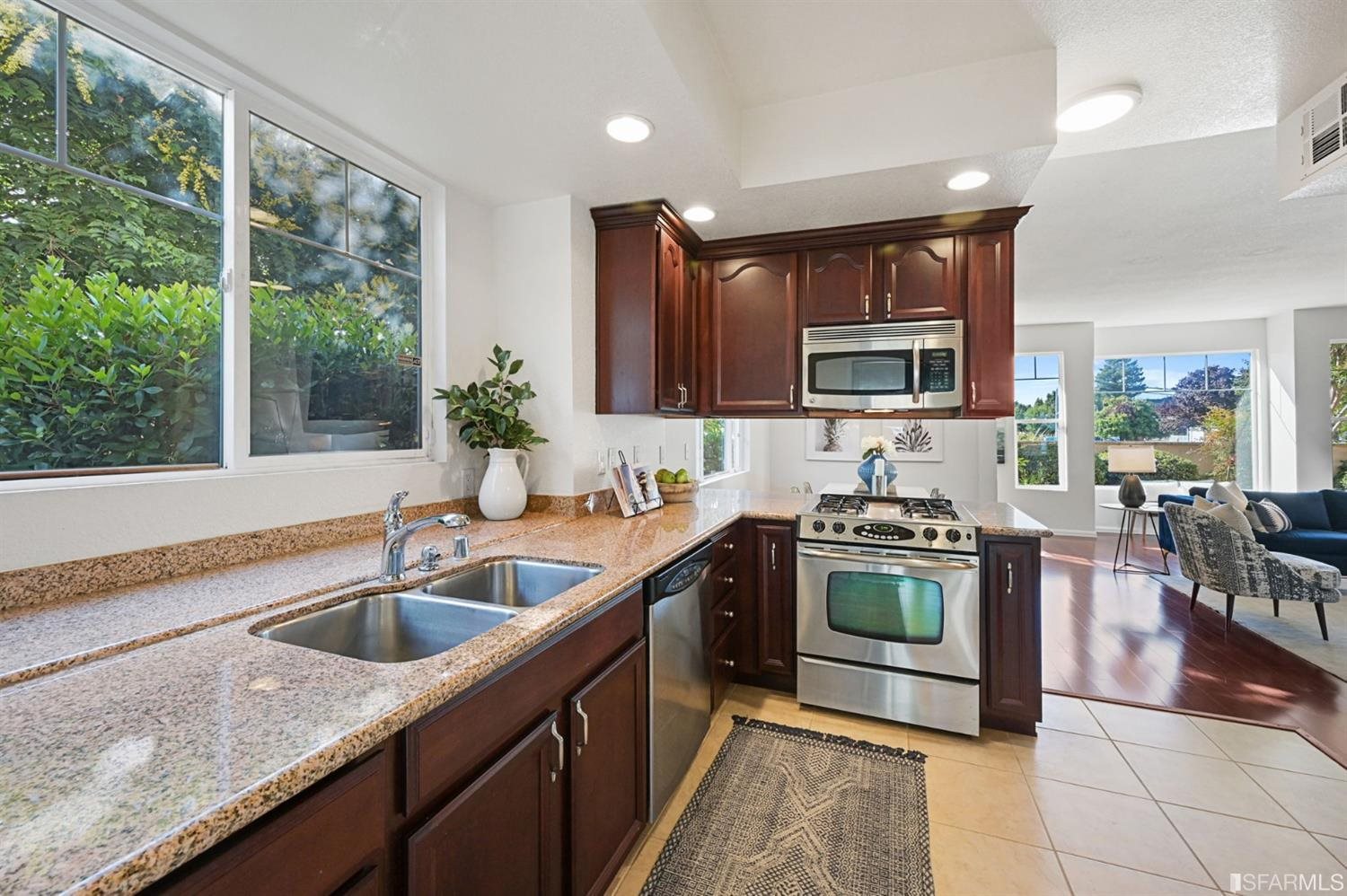 24193 Soto Road Hayward, CA 94544 - Photo 10 of 28