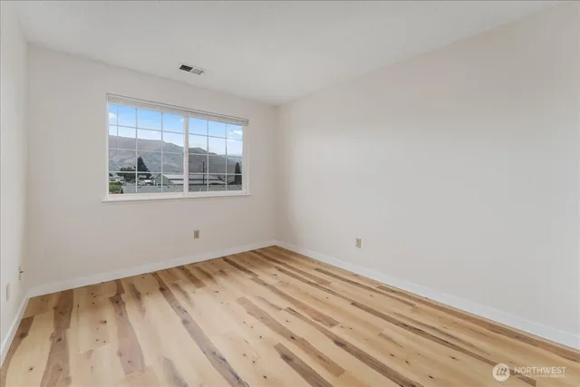 $239,900 | 100 Simon Street Southeast, Unit 40, East Wenatchee, WA 98802