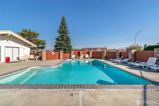 $239,900 | 100 Simon Street Southeast, Unit 40, East Wenatchee, WA 98802