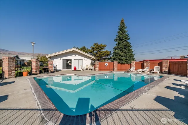 $239,900 | 100 Simon Street Southeast, Unit 40, East Wenatchee, WA 98802