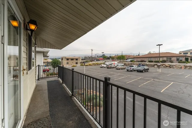 $239,900 | 100 Simon Street Southeast, Unit 40, East Wenatchee, WA 98802