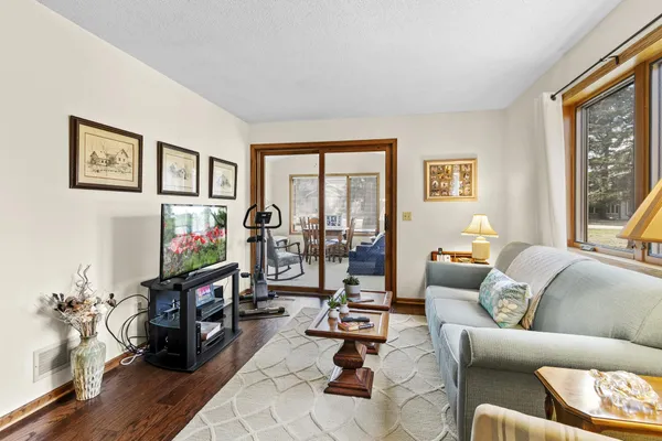 $325,000 | 2540 Sumac Circle, White Bear Lake, MN 55110