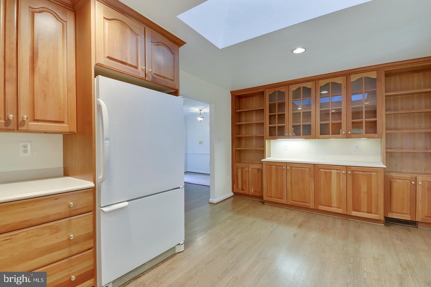 2025 Post Road Vienna, VA 22181 - Photo 12 of 24 Kitchen