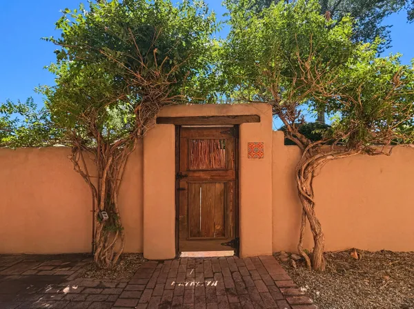 $930,000 | 738 Gregory Lane, Santa Fe, NM 87505