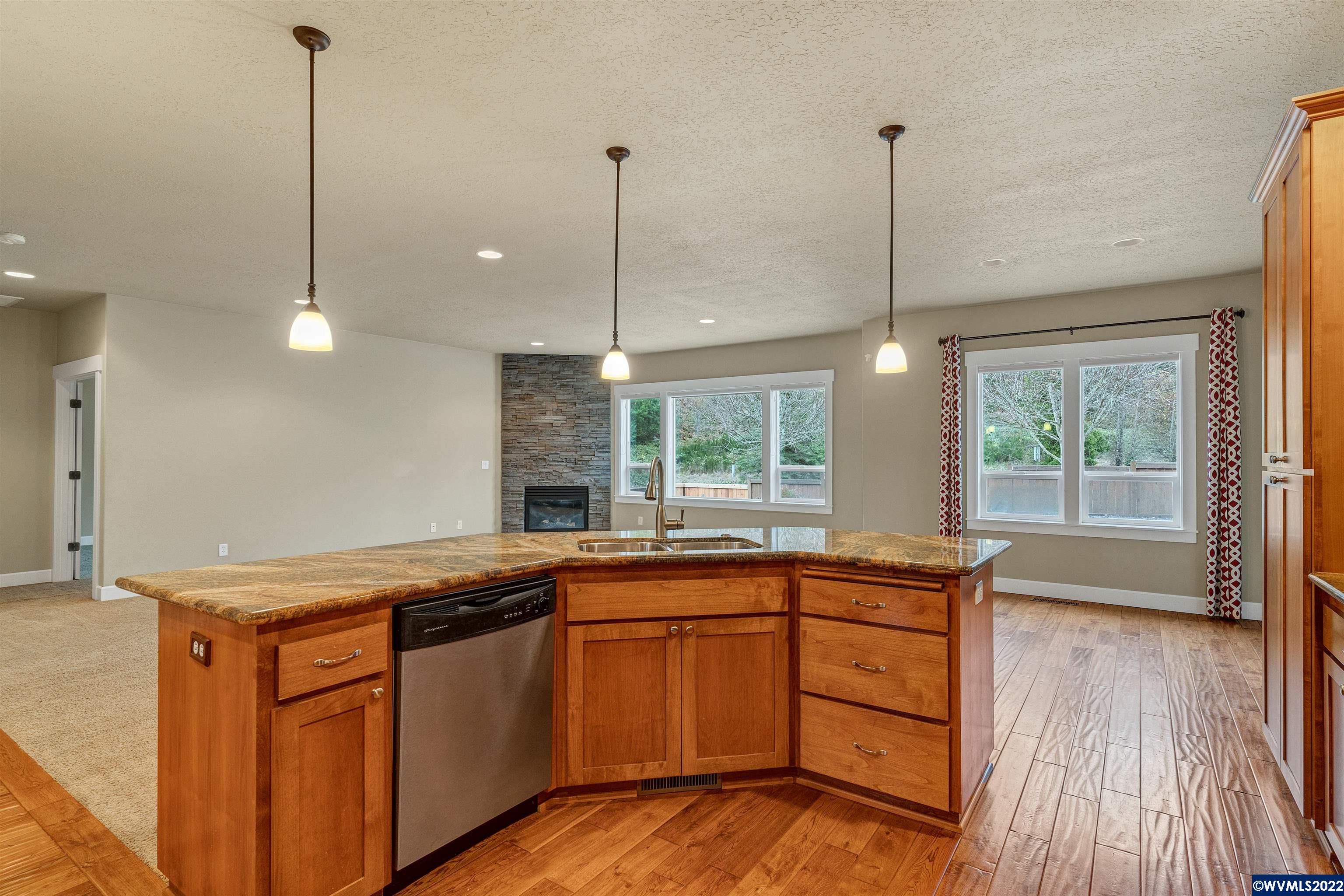 965 Pinetop Street Sweet Home, OR 97386 - Photo 11 of 27