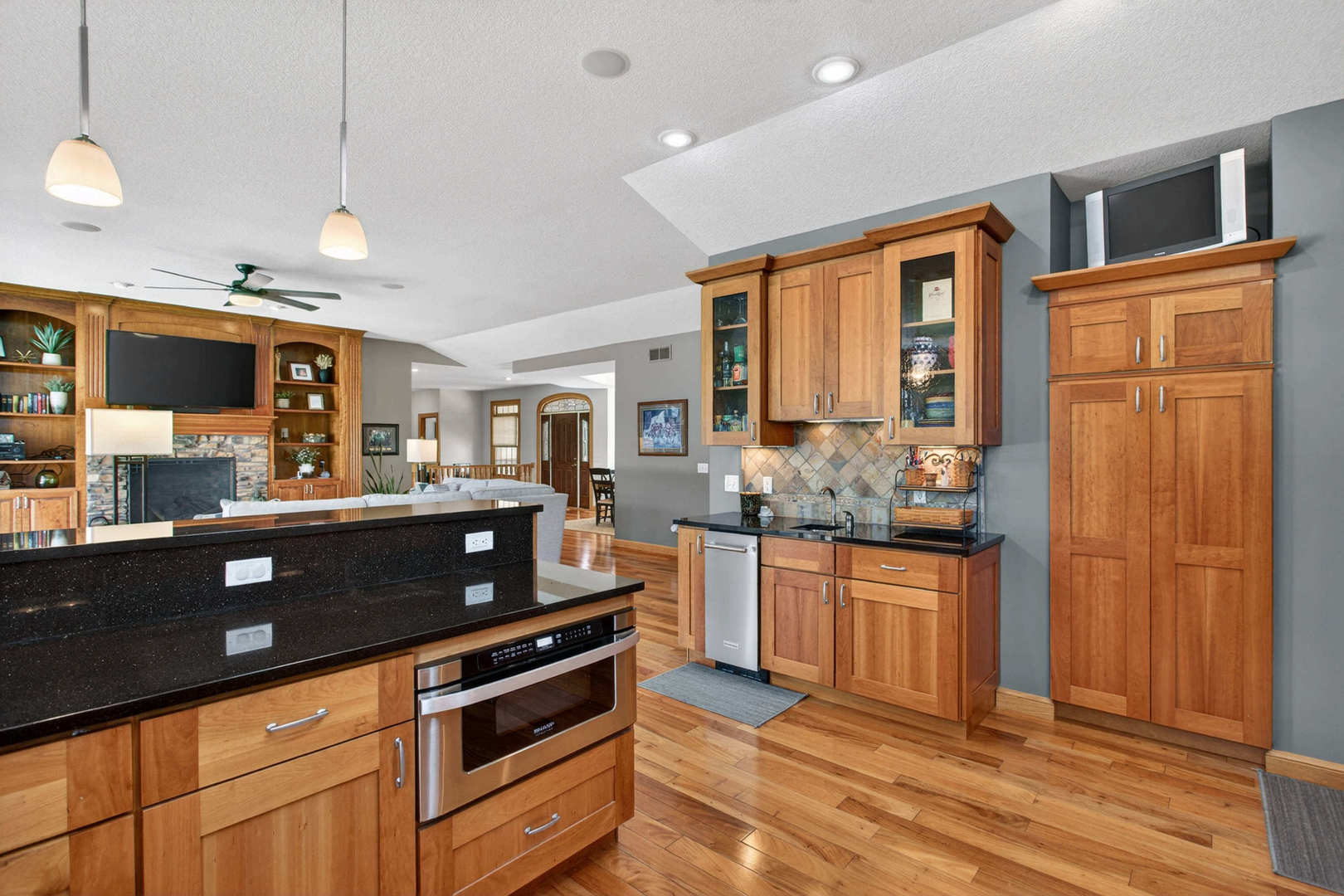 920 Rustic View Court Eldridge, IA 52748 - Photo 23 of 63