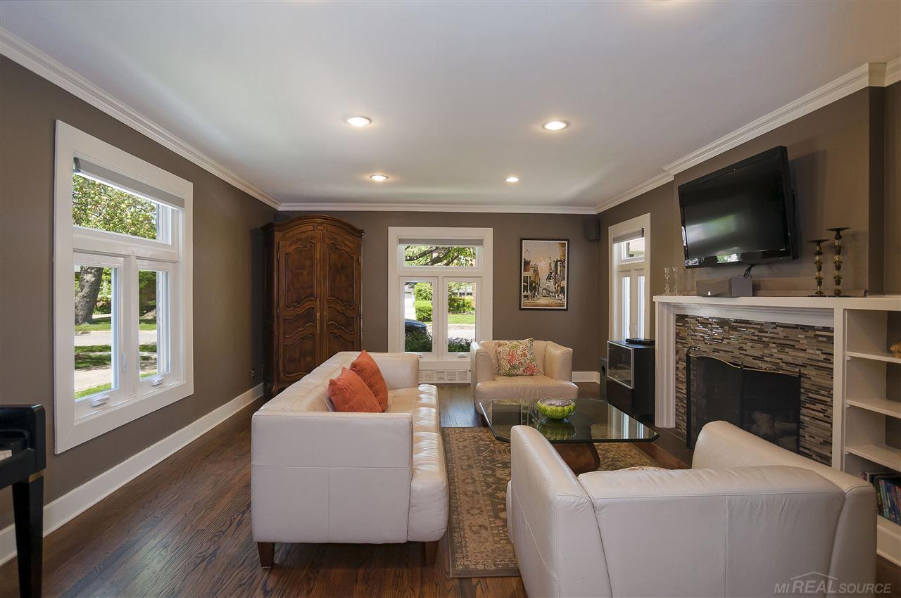 323 Moran Road Grosse Pointe Farms, MI 48236 - Photo 4 of 33