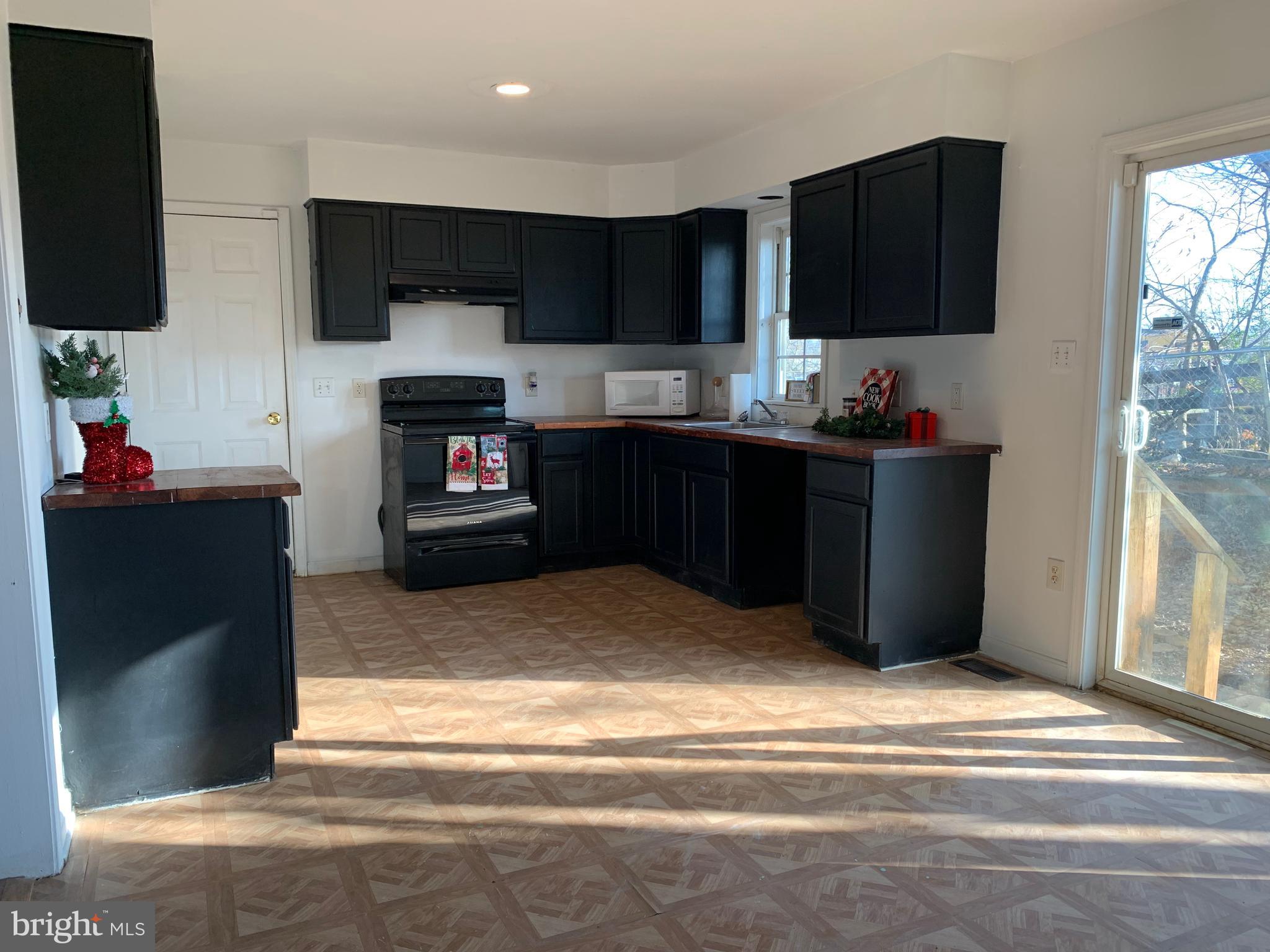 47 Robelei Drive Ranson, WV 25438 - Photo 27 of 42 Kitchen