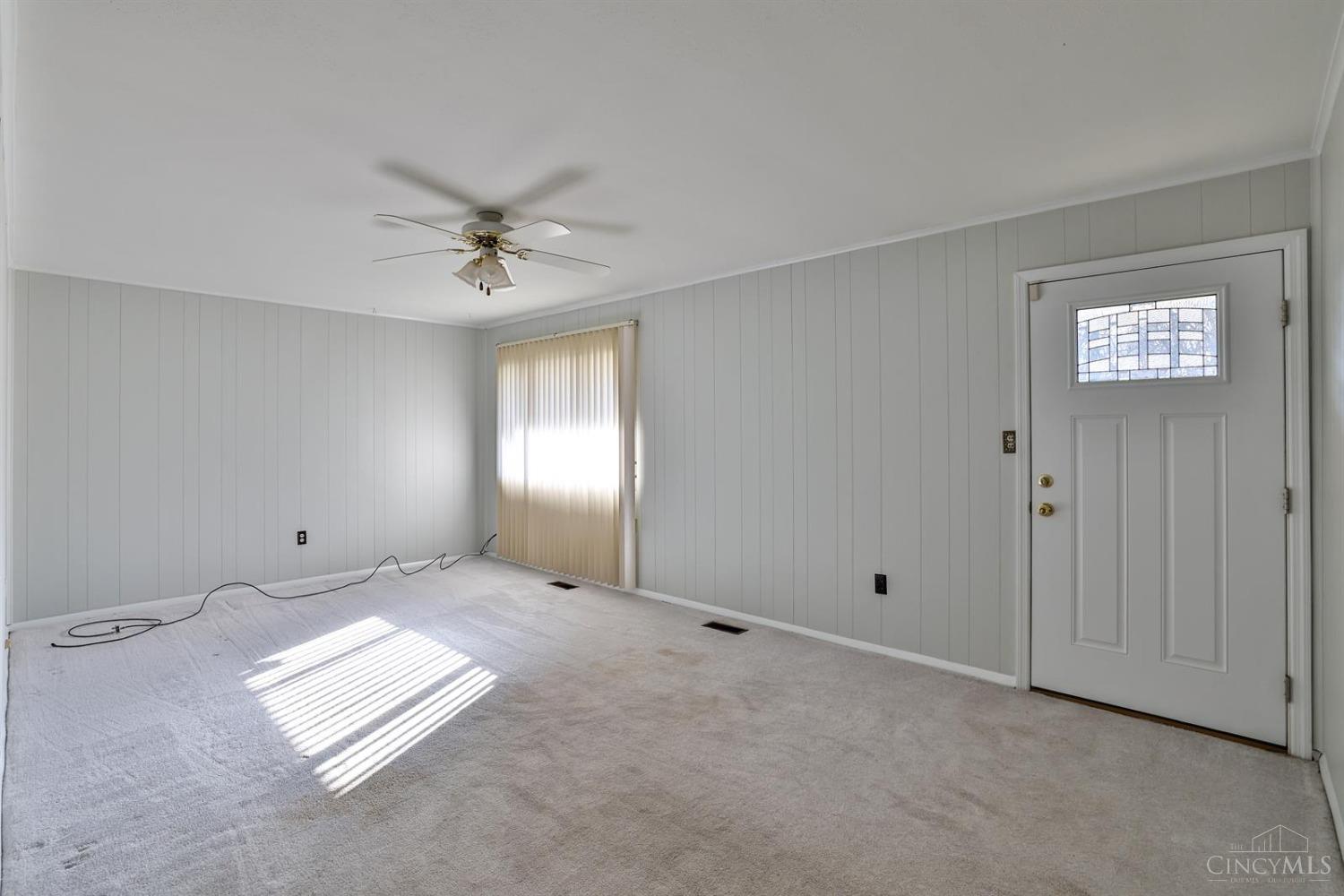 2542 Adams Road Cincinnati, OH 45231 - Photo 4 of 24