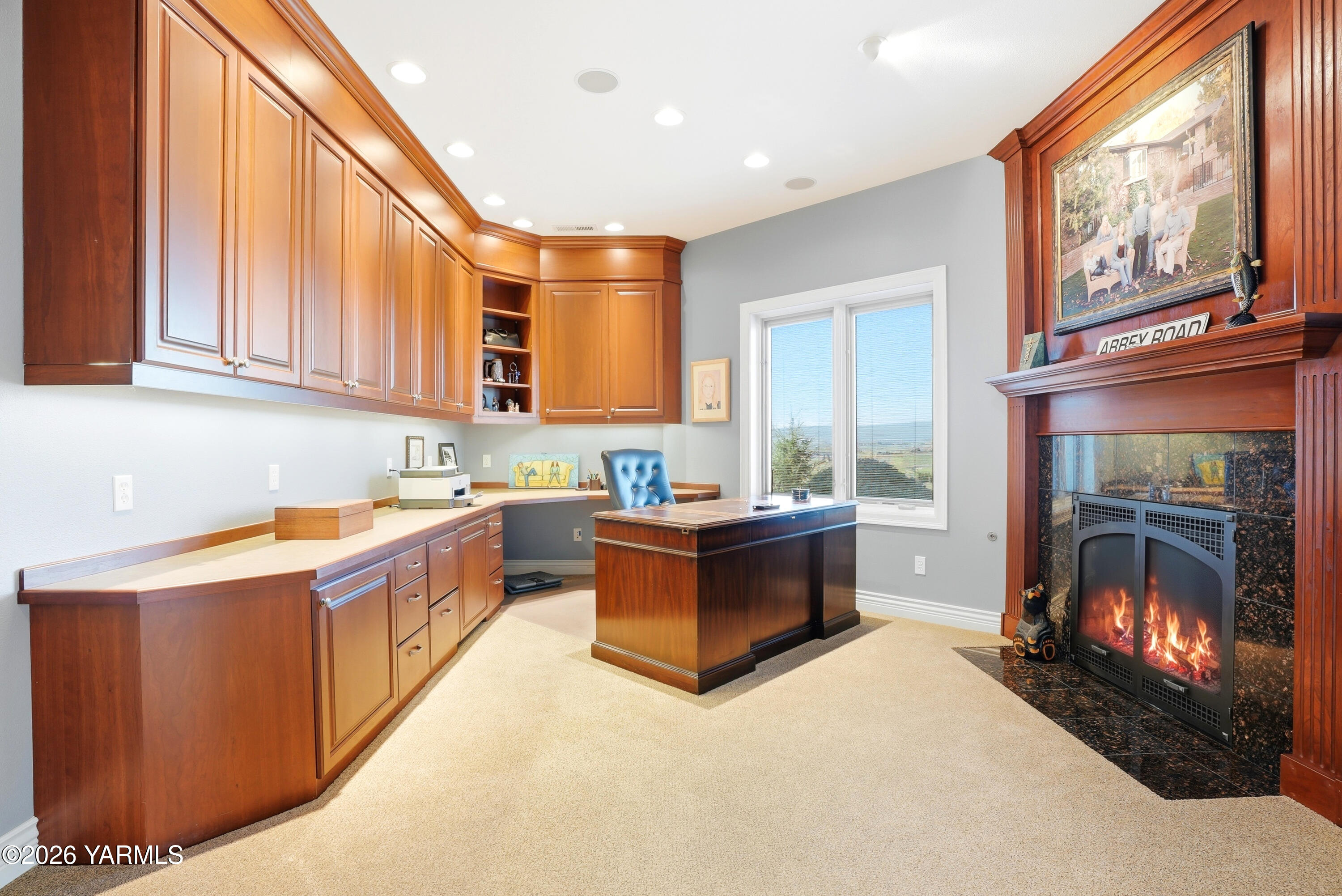 660 Noble Hill Road Yakima, WA 98908 - Photo 37 of 63 a kitchen with stainless steel appliances granite countertop a stove a sink and a refrigerator