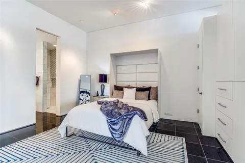 $1,650,000 | 1717 Arts Plaza, Unit 2107, Dallas, TX 75201