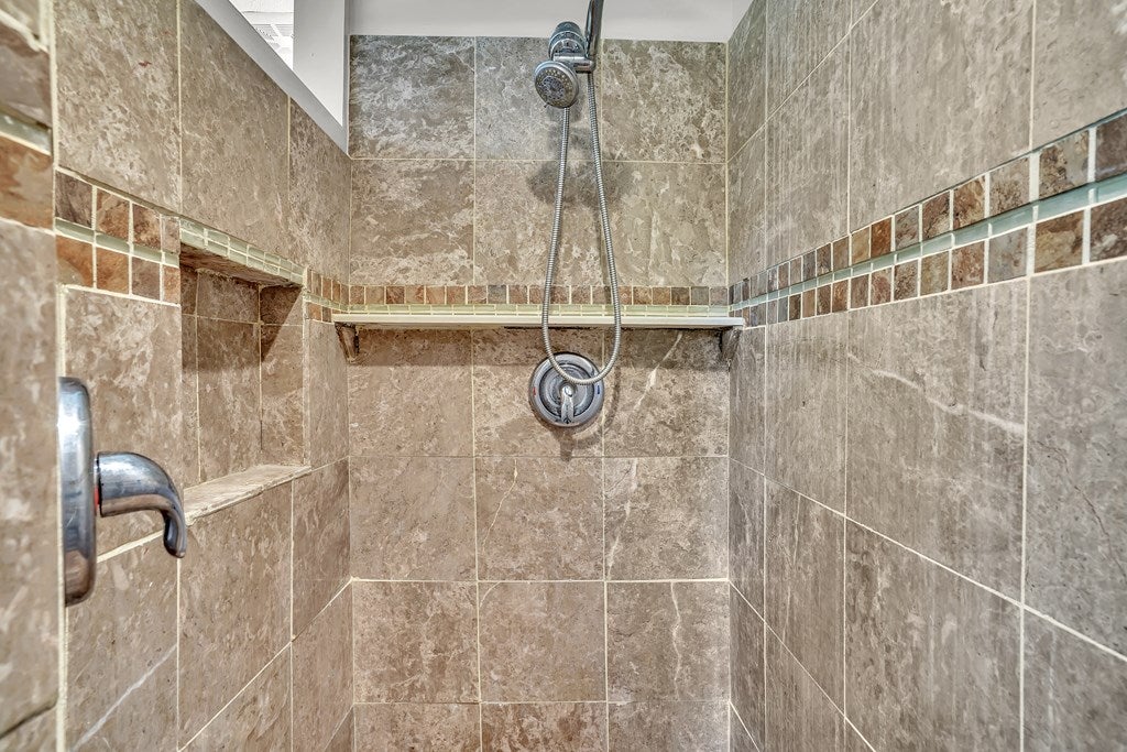 6701 Owens Road Radford, VA 24141 - Photo 18 of 41 Gallery Image 18