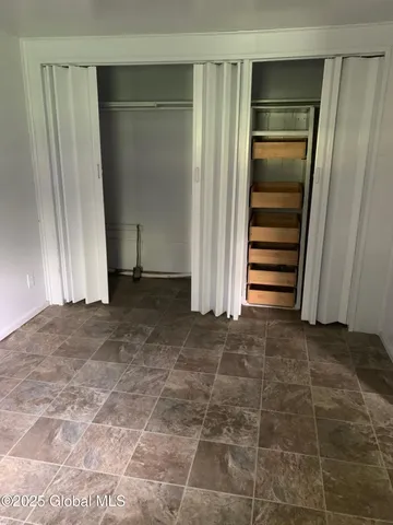 $479,900 | 326 Middle Road, Crown Point, NY 12928