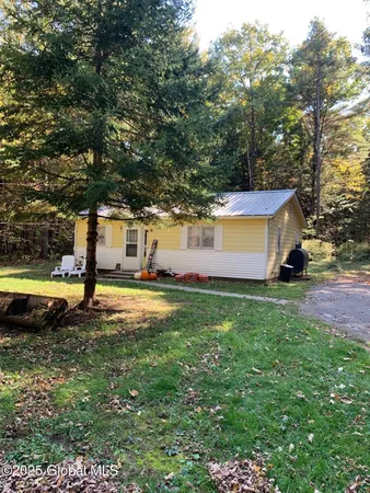 $479,900 | 326 Middle Road, Crown Point, NY 12928