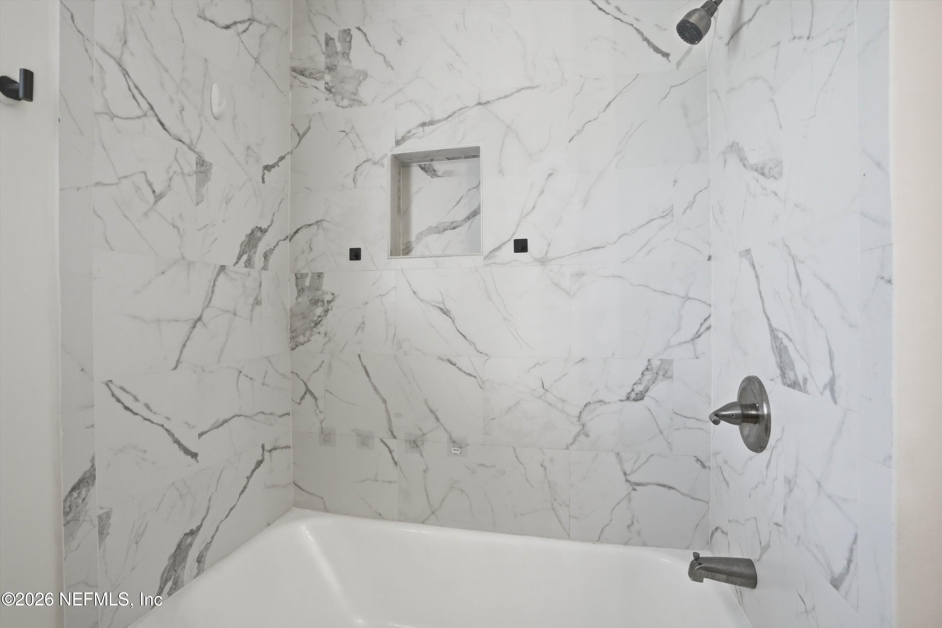 6713 Provost Road North Jacksonville, FL 32216 - Photo 21 of 23 Hall Bathroom