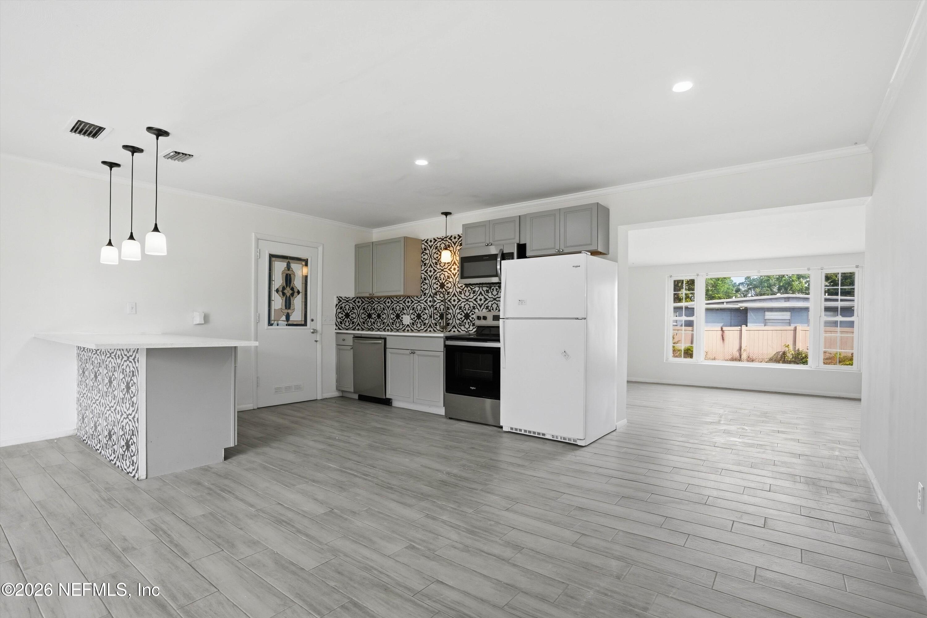 6713 Provost Road North Jacksonville, FL 32216 - Photo 4 of 23 Living Room