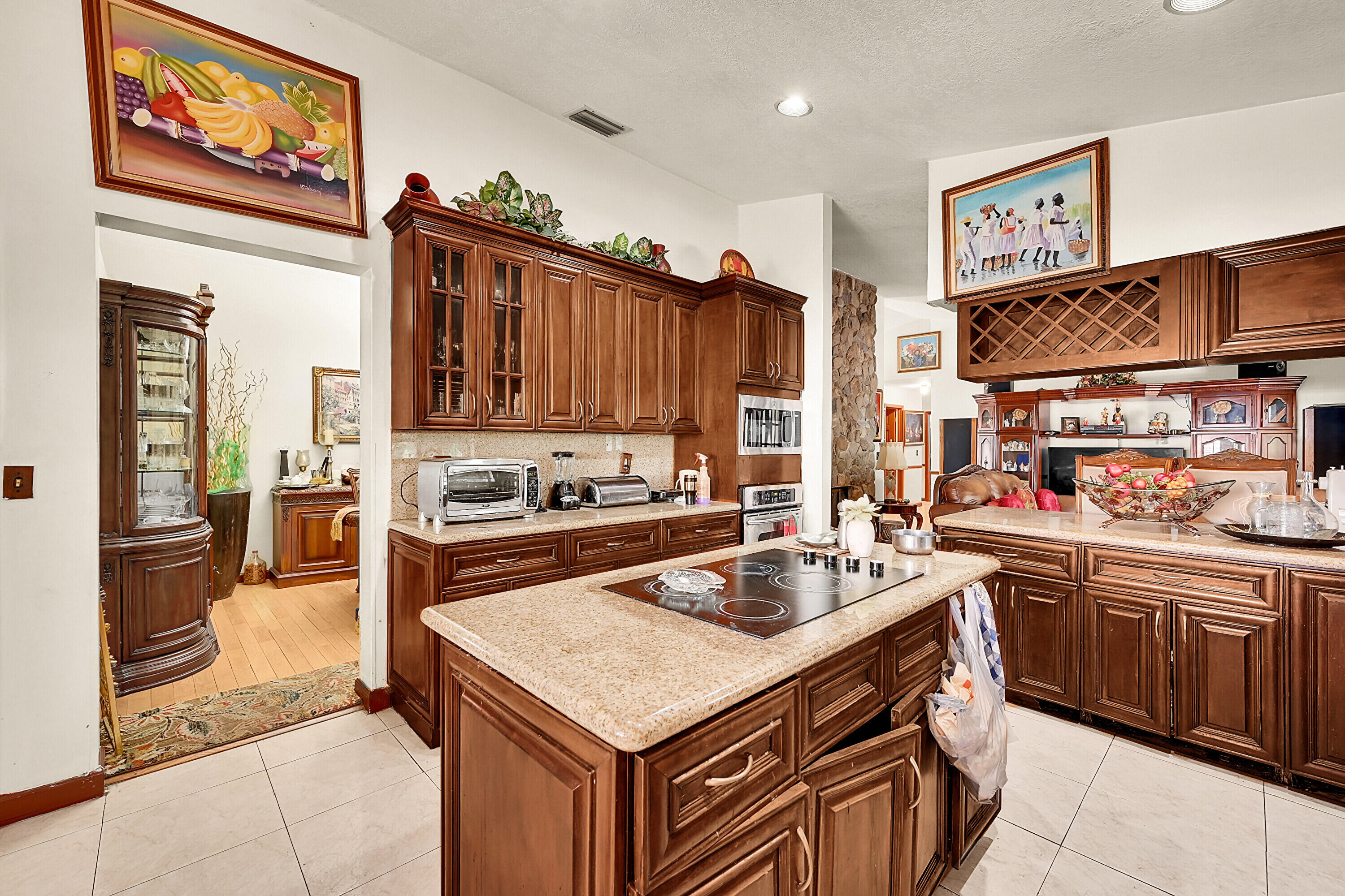 5172 Northwest 84th Road Coral Springs, FL 33067 - Photo 12 of 38 49_14_1 (9)